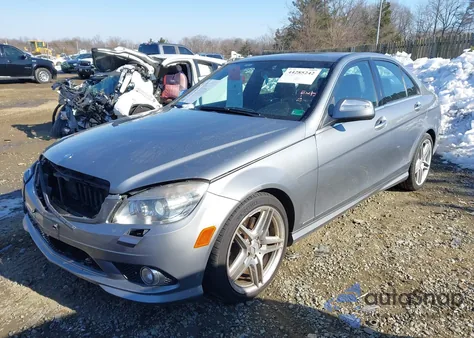 2008 Mercedes-Benz C 350 Sport z USA, uszkodzony, nr VIN WDDGF56X68F020928